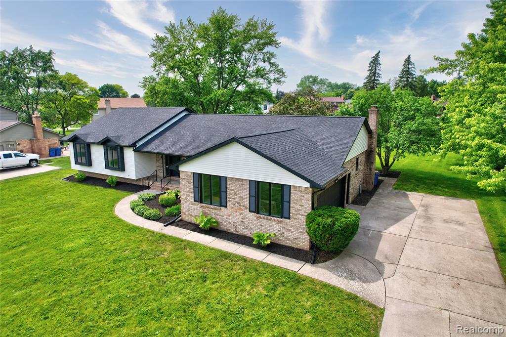 507 Charing Cross Drive, Grand Blanc, MI 48439 — Photo 3