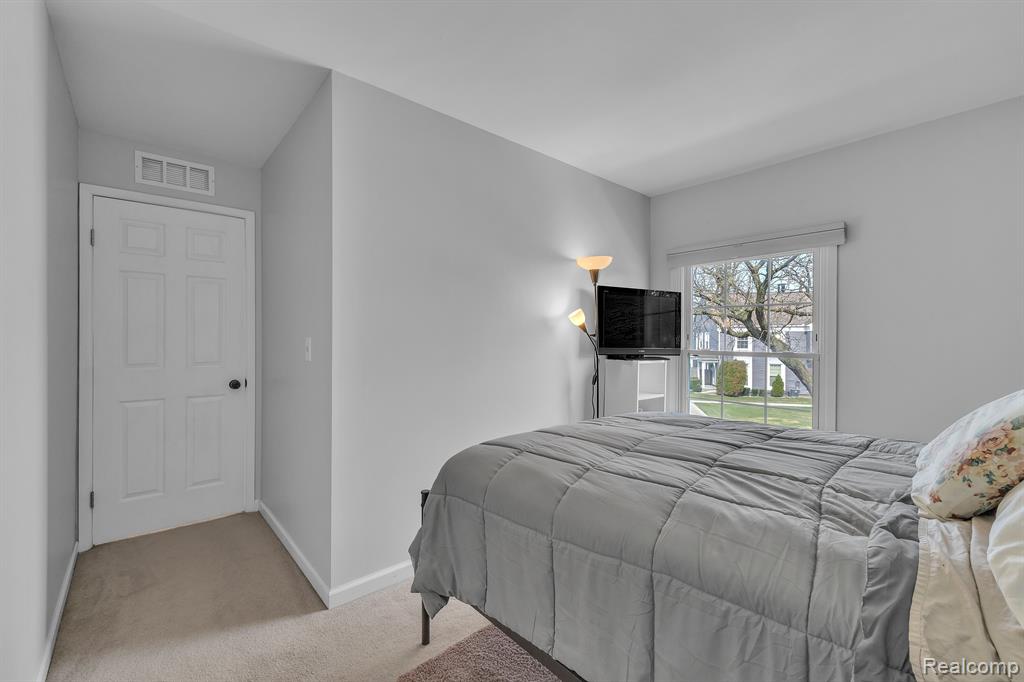23625 STONEHENGE Boulevard, Novi, MI — Photo 24
