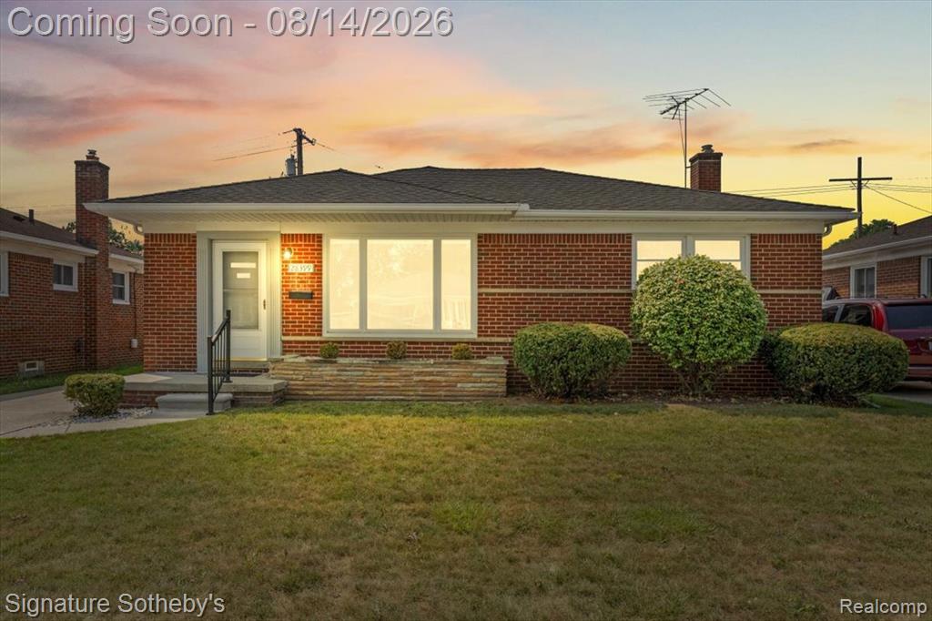 28399 Palmer Boulevard, Madison Heights, MI 48071