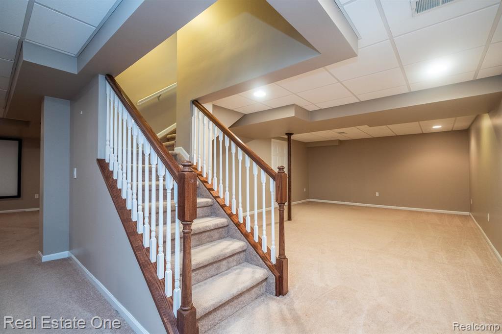 1092 CHESTNUT Lane, South Lyon, MI 48178 — Photo 46