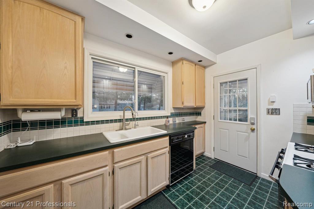 603 S BLAIR Avenue, Royal Oak, MI 48067 — Photo 15