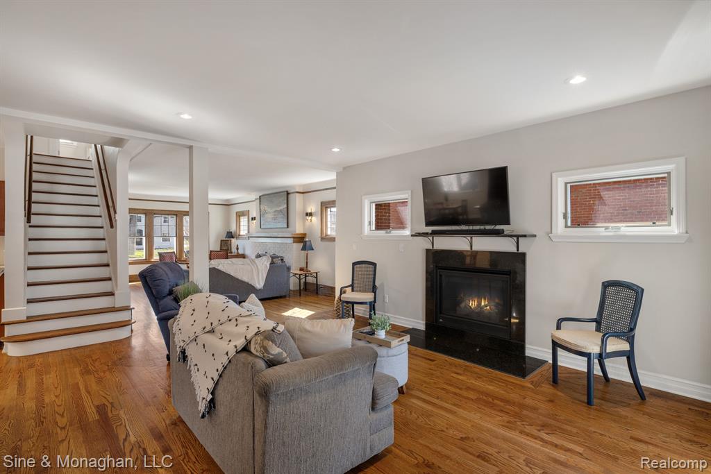 797 WASHINGTON Road, Grosse Pointe, MI 48230 — Photo 9