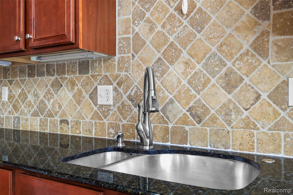 49994 Blackberry Trail, Novi, MI — Photo 18