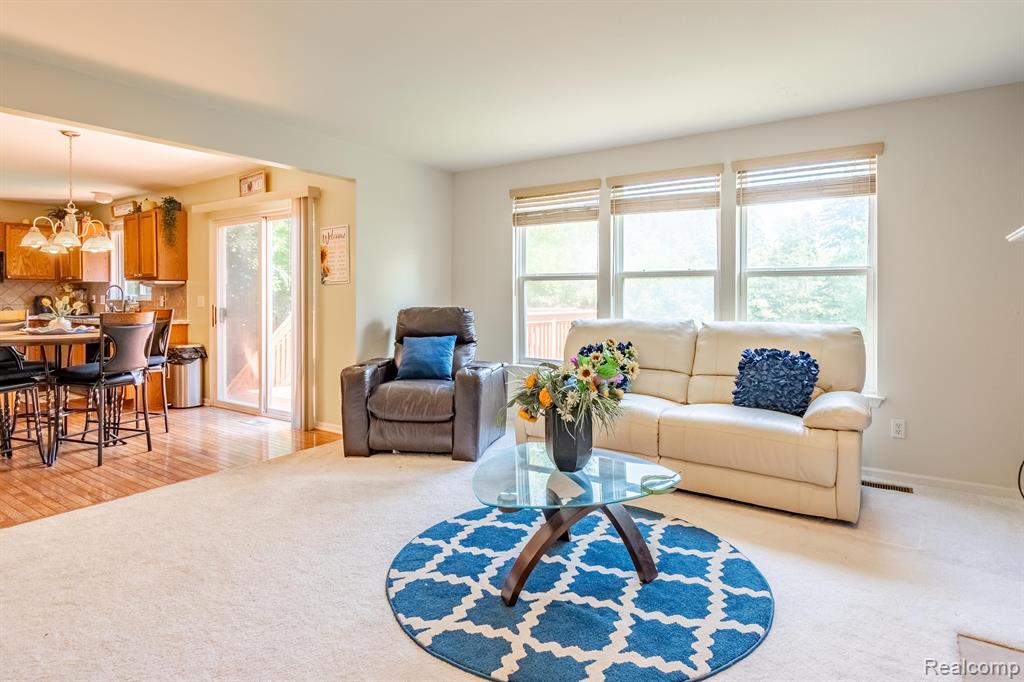 6035 MAPLEVIEW Lane, Ypsilanti, MI 48197 — Photo 17