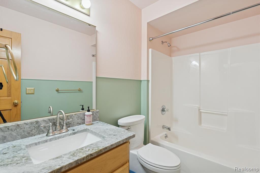 7183 Miller Lane, Grand Blanc, MI 48439 — Photo 20