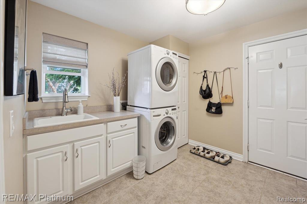 8927 Giovanni Ct, Howell, MI 48855 — Photo 36