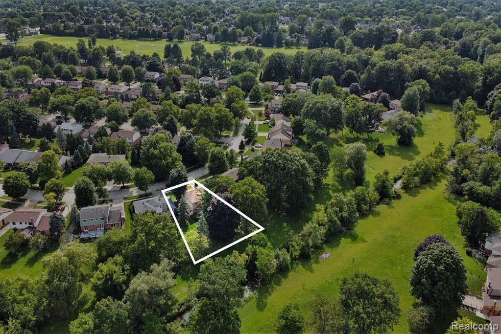 5392 Orchard Crest Drive, Troy, MI 48085 — Photo 30