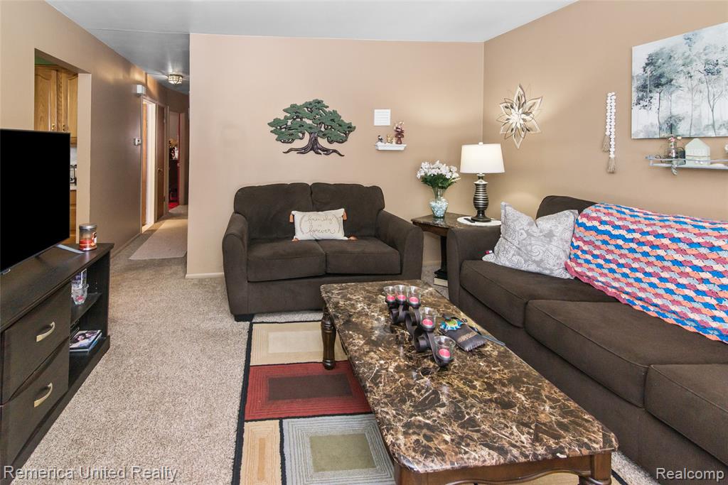 11043 Hamburg Road, Whitmore Lake, MI 48189 — Photo 15
