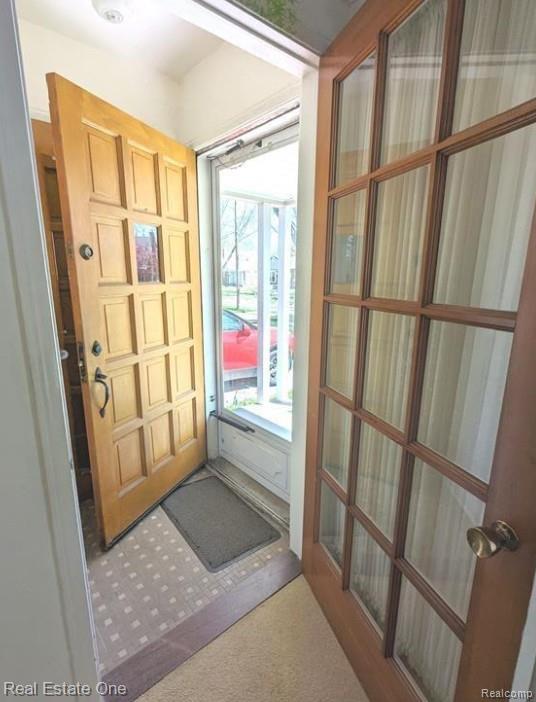 8443 RIVERDALE Street, Dearborn Heights, MI 48127 — Photo 3