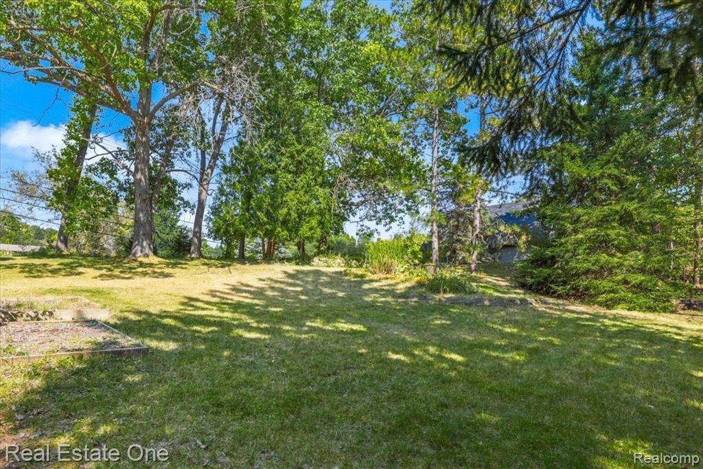 936 RIDGE Road, Lake Orion, MI 48362 — Photo 7