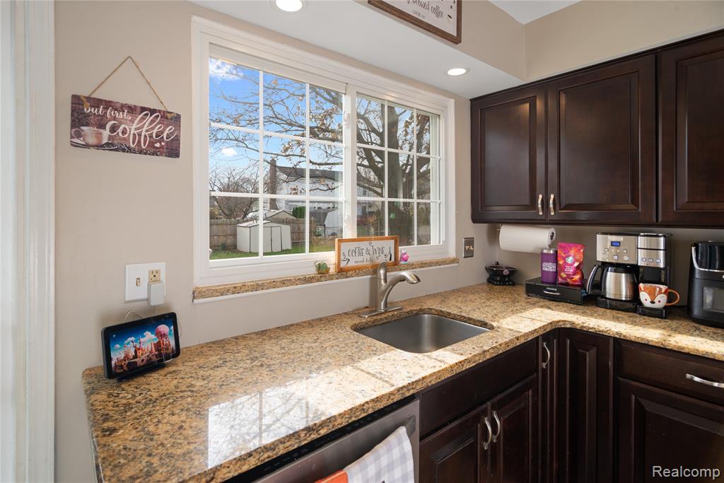 40341 Worthington Court, Canton, MI 48188 — Photo 10
