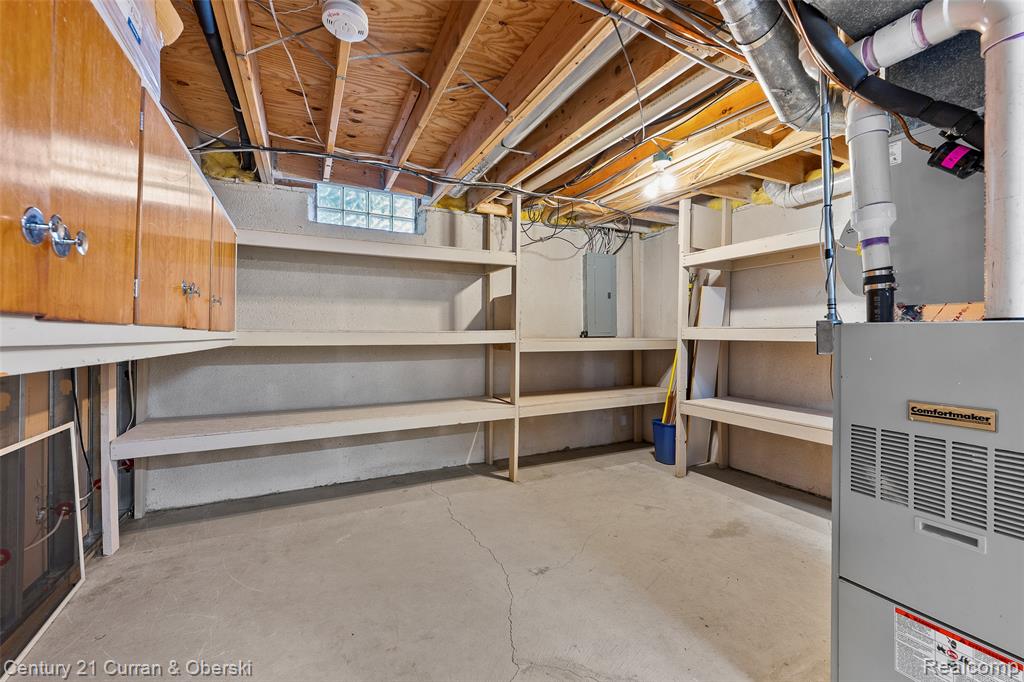 9 Canfield Circle, Dearborn Heights, MI 48127 — Photo 23