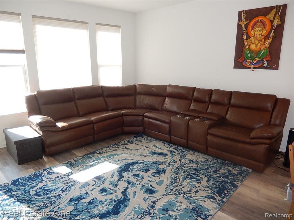 123 MONUMENT Lane, Wixom, MI 48393 — Photo 7