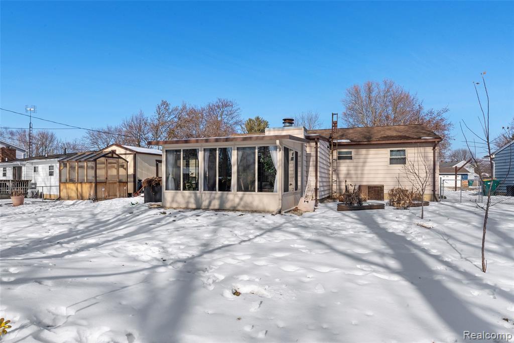 608 Autumn Drive, Flushing, MI 48433 — Photo 29