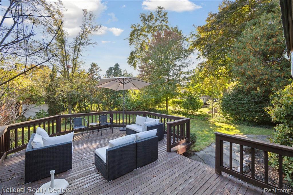 913 ORCHARD GROVE Drive, Royal Oak, MI 48067 — Photo 38
