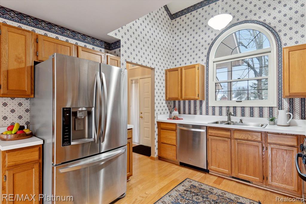 4823 FAIRWAYS Drive, Brighton, MI 48116 — Photo 10