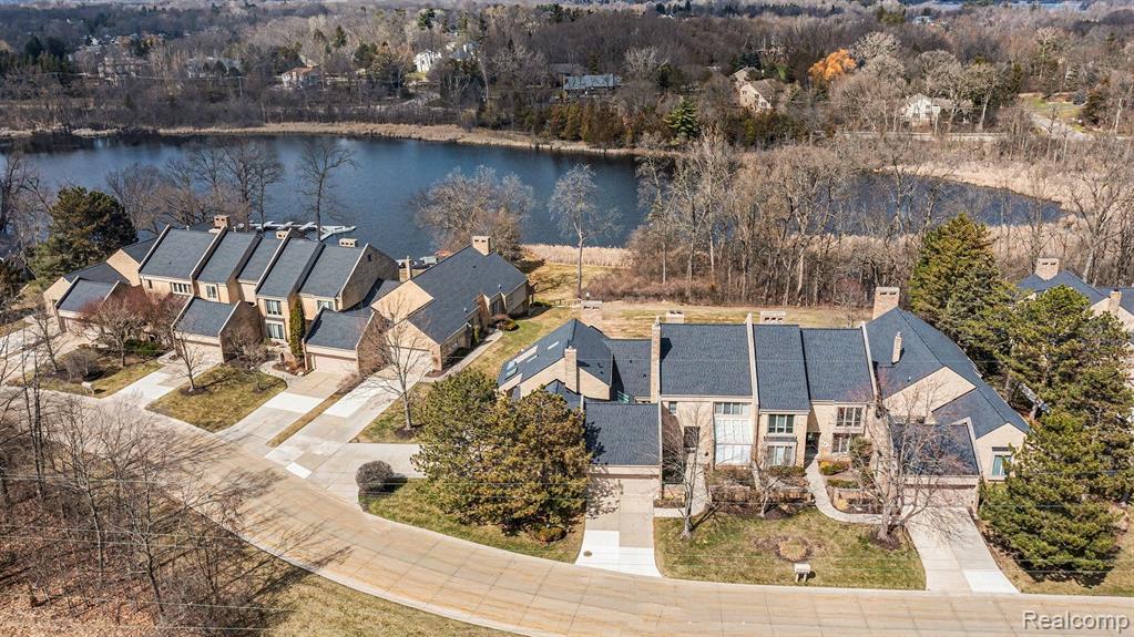 5080 Mirror Lake Court, West Bloomfield, MI 48323 — Photo 40