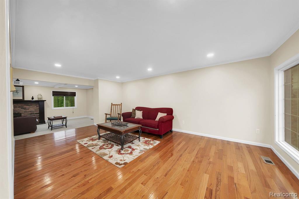 982 LANGLEY Road, Rochester Hills, MI 48309 — Photo 11