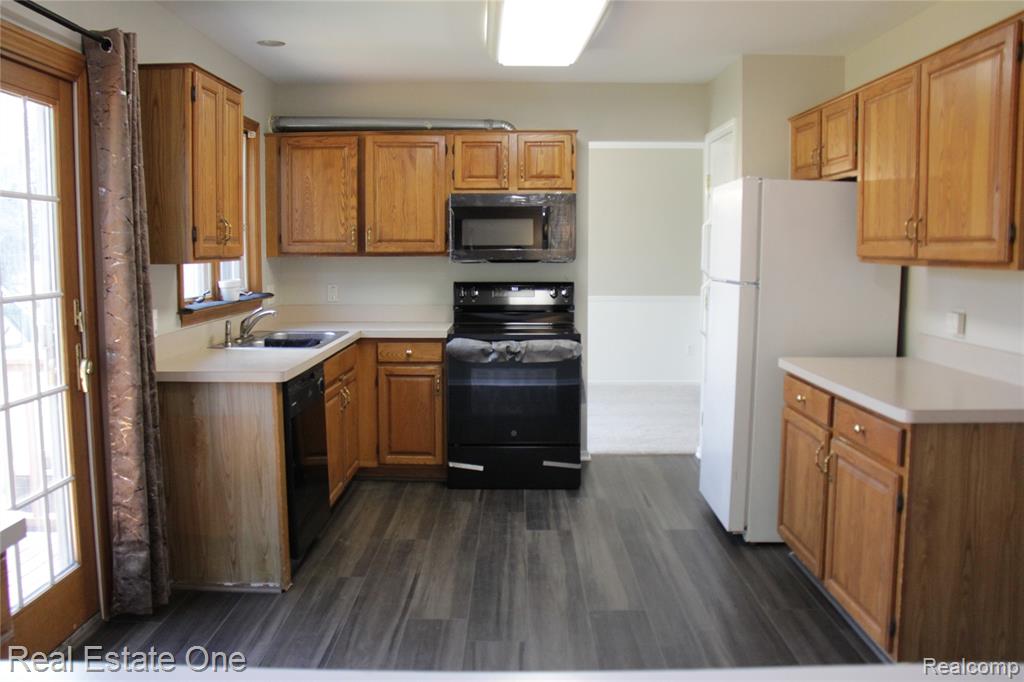 44777 SALTZ Road, Canton, MI 48187 — Photo 24