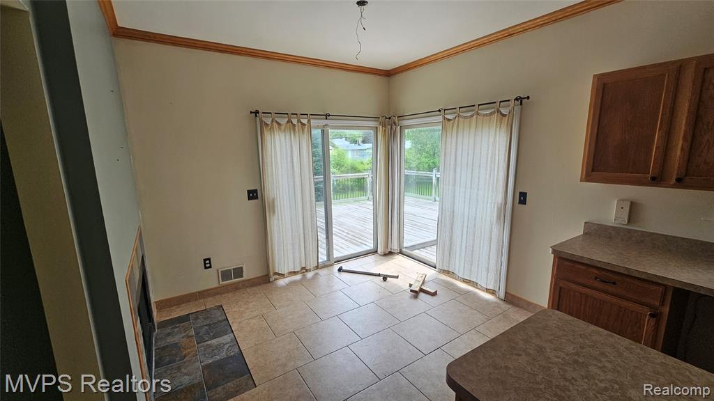 540 Clairpointe Woods Drive, Detroit, MI 48215 — Photo 9