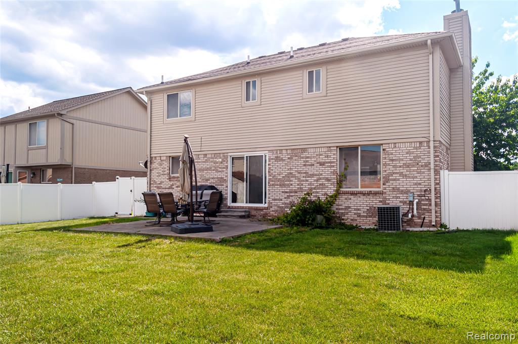 46158 Duke Drive, New Baltimore, MI — Photo 32