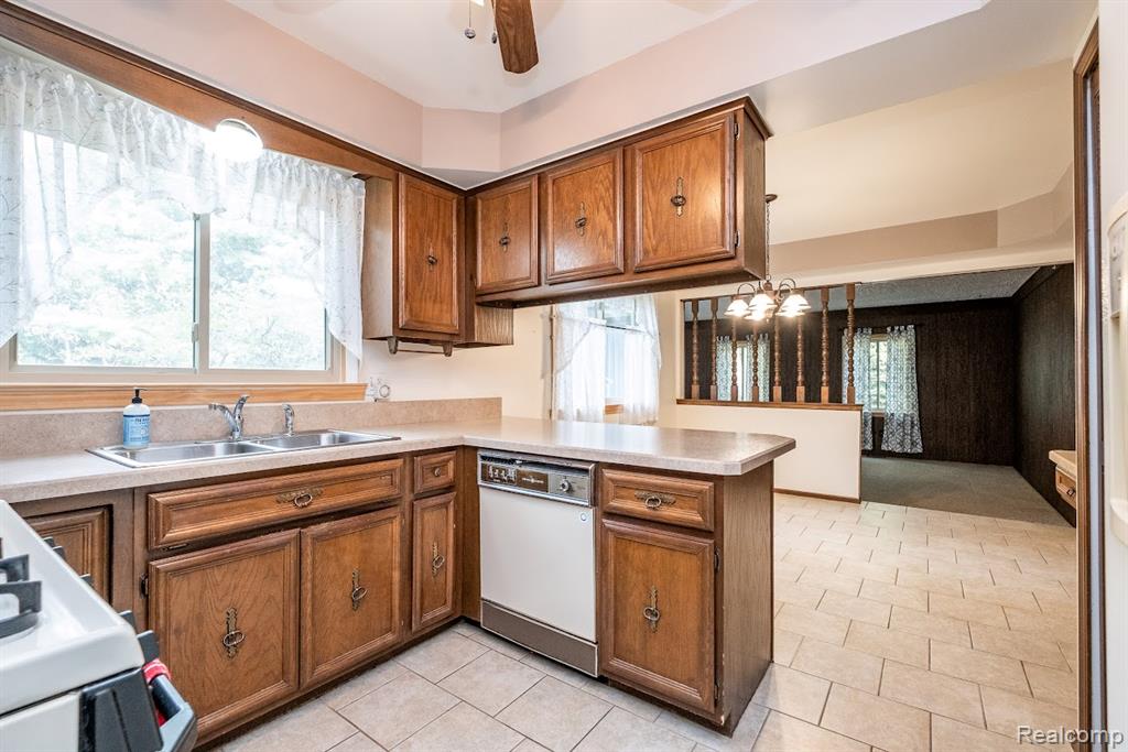 8911 W Gates Street, Bruce, MI 48065 — Photo 15