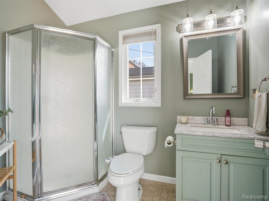2073 Lochmoor Boulevard, Grosse Pointe Woods, MI 48236 — Photo 23