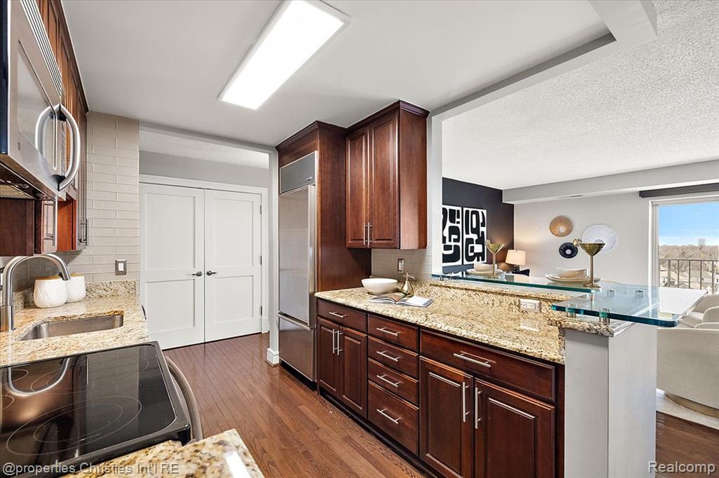 411 S Old Woodward Avenue, 824, Birmingham, MI 48009 — Photo 12