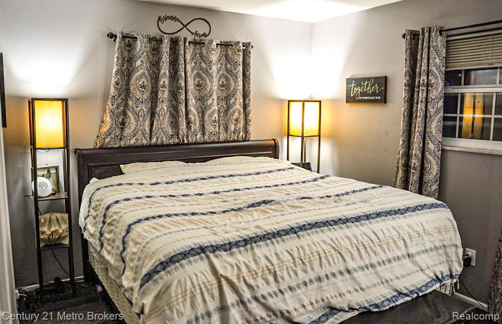 5521 N Belsay Road, Flint, MI 48506 — Photo 12