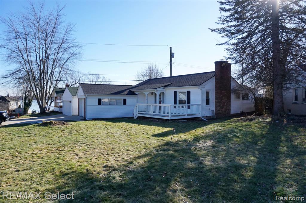 570 SHOREVIEW Drive, Waterford, MI 48328 — Photo 37