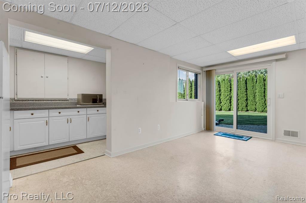 13838 Fawn Woods Court, Plymouth, MI 48170 — Photo 27