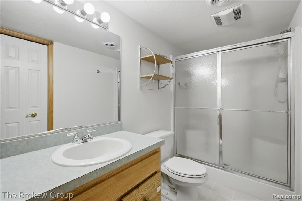 10261 Coachman Court, Davison, MI 48423 — Photo 44