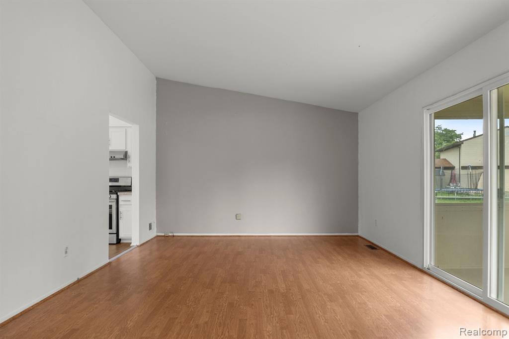 1670 WILLARD Drive, Canton, MI 48187 — Photo 6