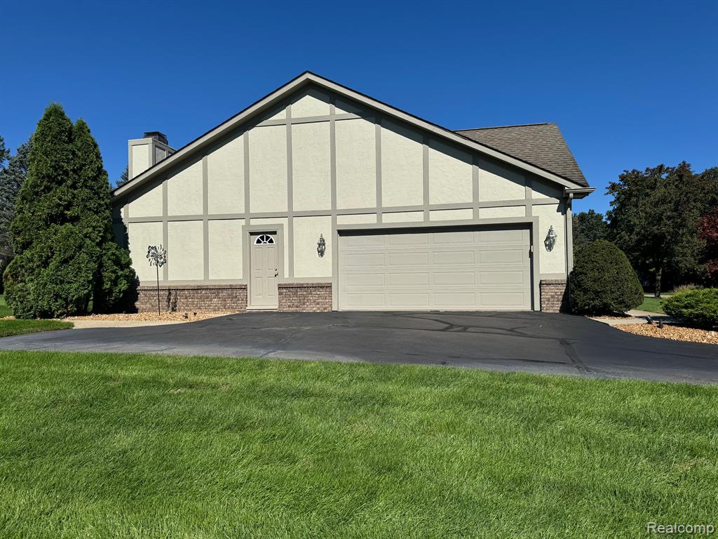 2606 PIGEON FORGE Drive, Brighton, MI 48114 — Photo 5
