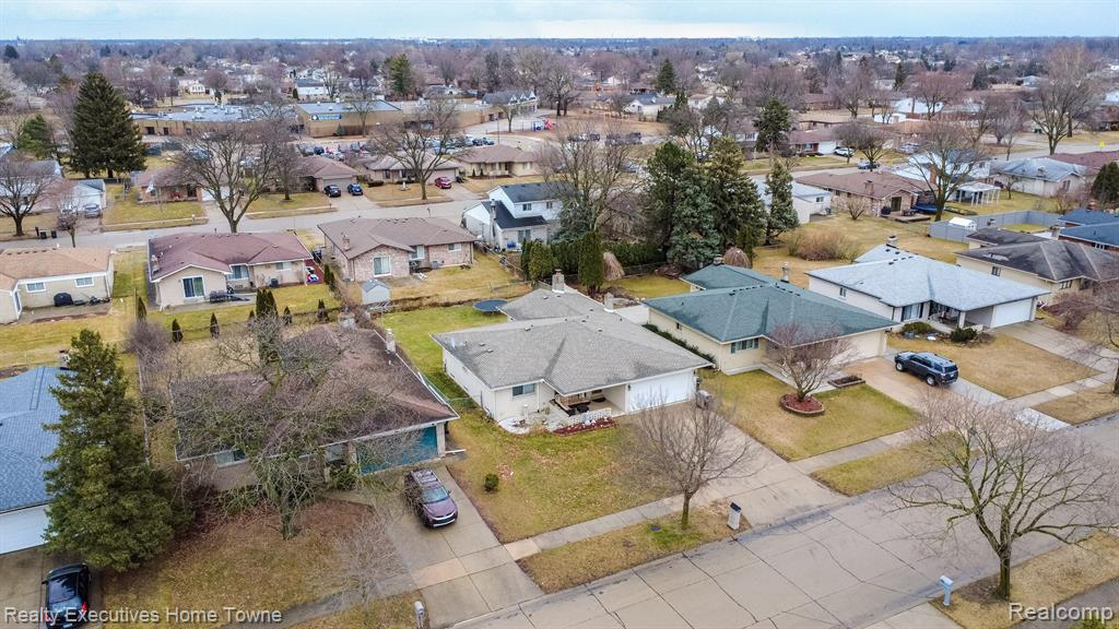 39654 EDGEMONT Drive, Sterling Heights, MI 48310 — Photo 40