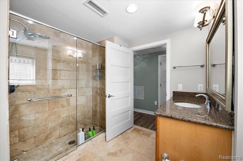 525 W LAFAYETTE Boulevard, Detroit, MI 48226 — Photo 14