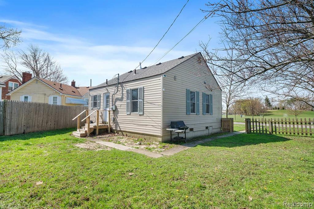 5310 LAFONTAINE Street, Detroit, MI 48236 — Photo 47