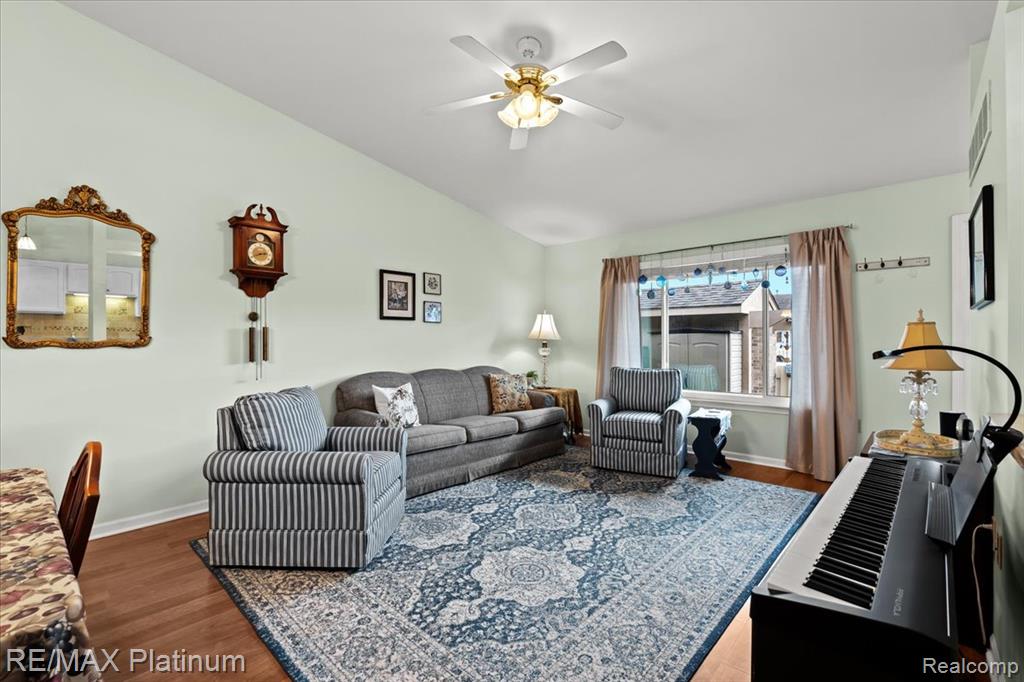 62180 Arlington Circle, 5, South Lyon, MI 48178 — Photo 7