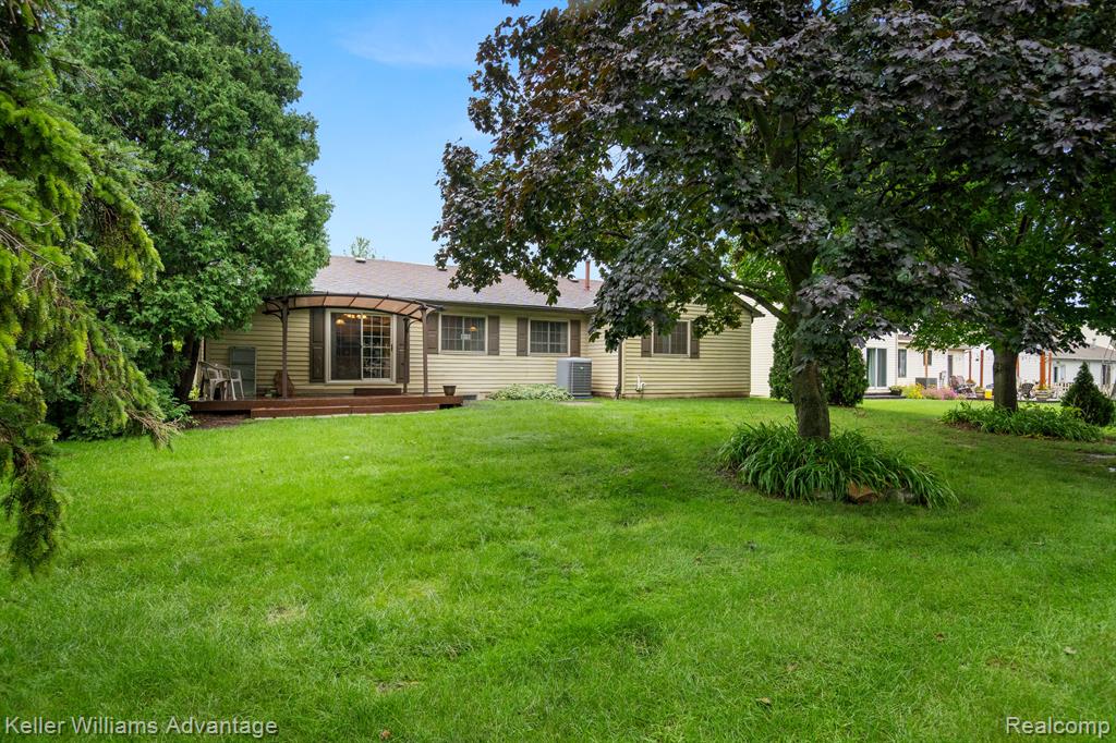 24923 FAIRWAY HILLS Drive, Novi, MI — Photo 33