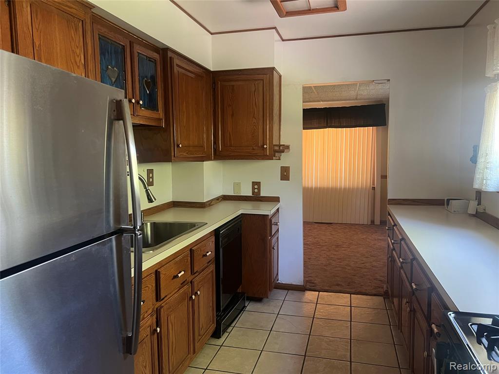 3918 Whitney Avenue, Flint, MI 48532 — Photo 4