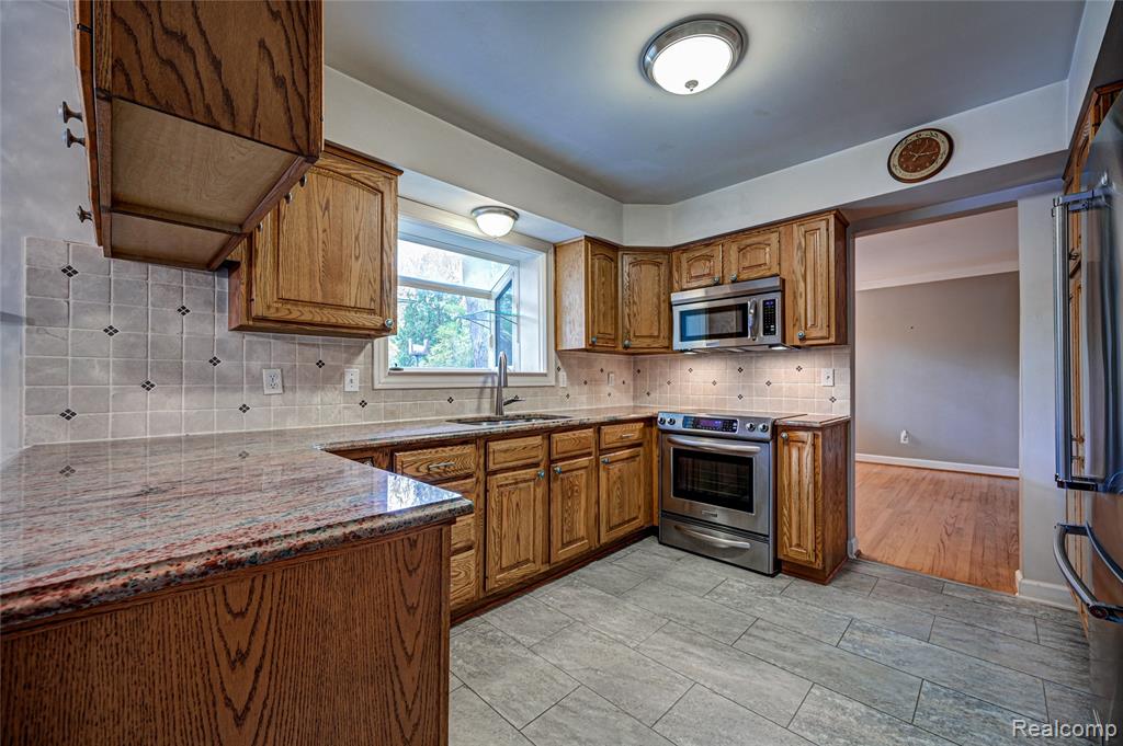 4435 Westover Drive, West Bloomfield, MI 48323 — Photo 16
