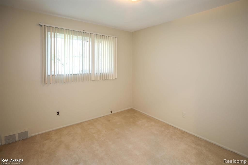 13325 Iowa Drive, Warren, MI 48088 — Photo 11