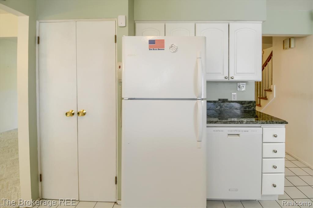 6228 Greenview Drive, Burton, MI 48509 — Photo 19