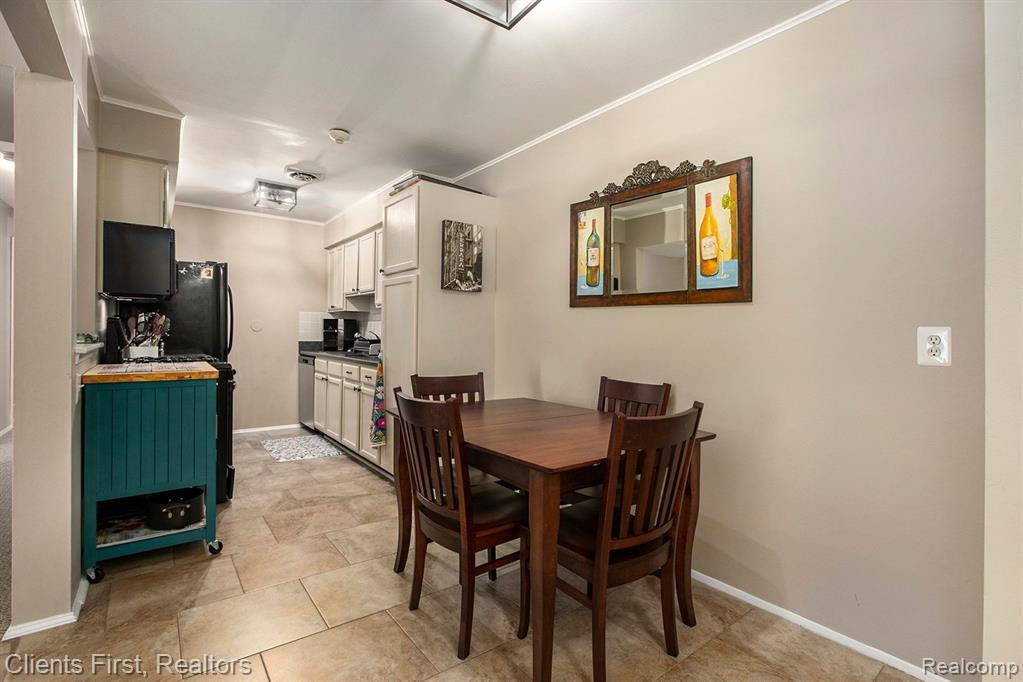 44425 SAVERY Drive, Canton, MI 48187 — Photo 4
