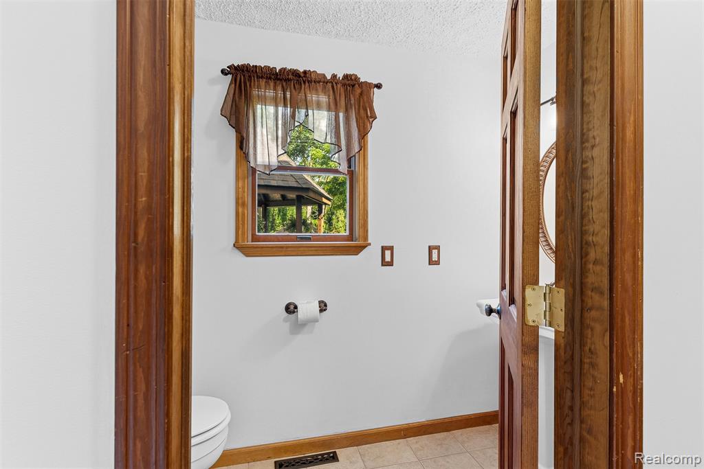 6699 E Lansing Road, Durand, MI 48429 — Photo 25