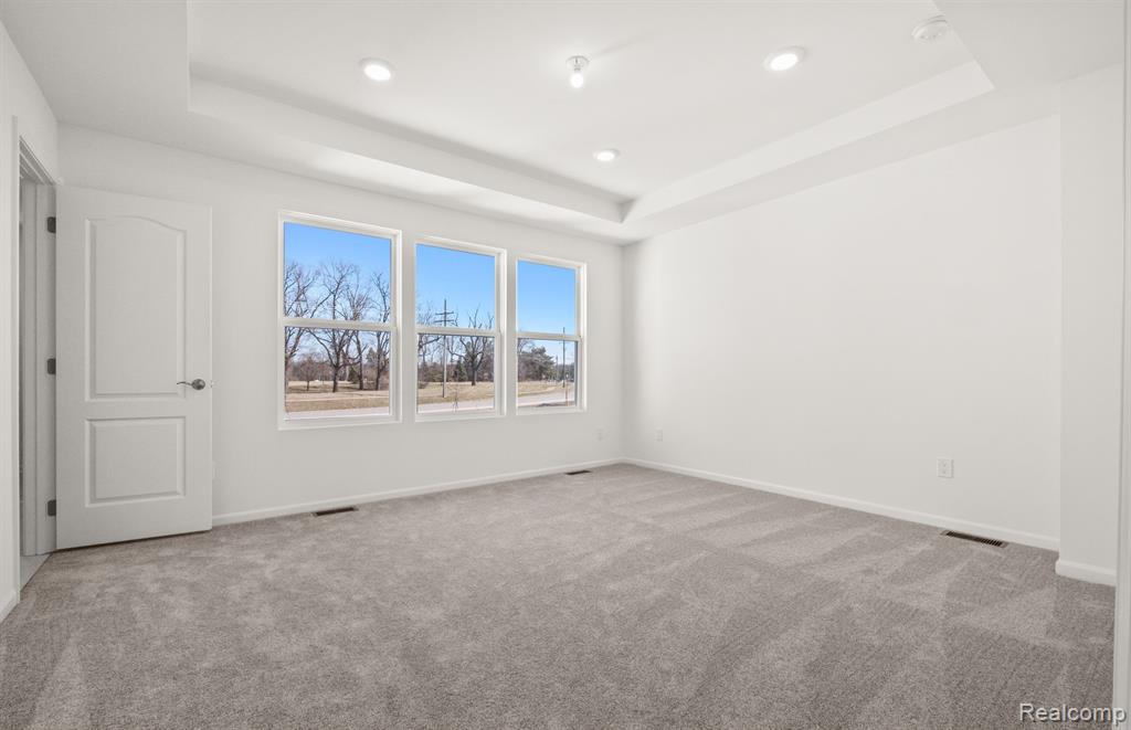 5509 E SPANIEL Drive, Ann Arbor, MI 48108 — Photo 22