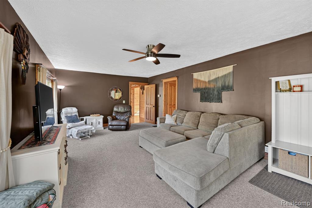 3658 Newburg Road, Bancroft, MI 48414 — Photo 12