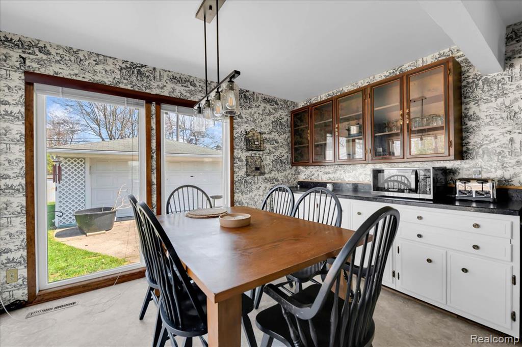4663 Mayfair Street, Dearborn Heights, MI 48125 — Photo 14