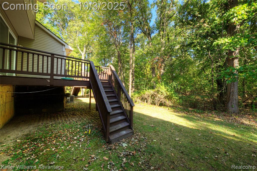 988 Calpernia, Wixom, MI 48393 — Photo 59