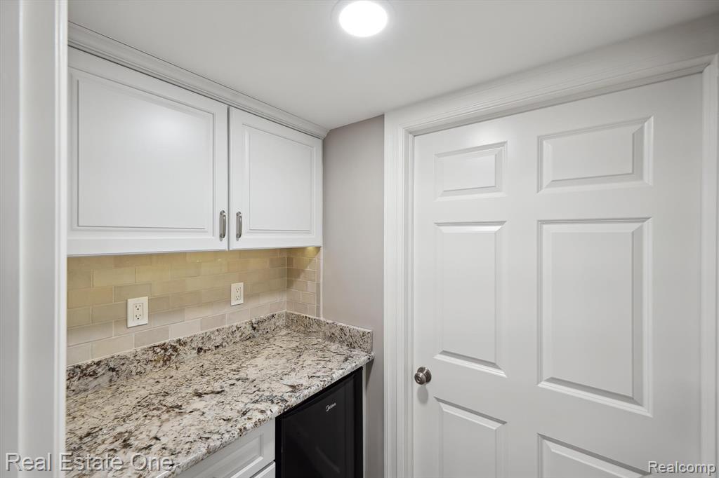 446 Delmar Court, Highland, MI — Photo 41